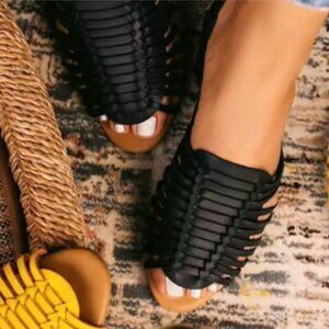 Women's Peep Toe Slip on Slingback: BLACK NWOT   Size: EU 39